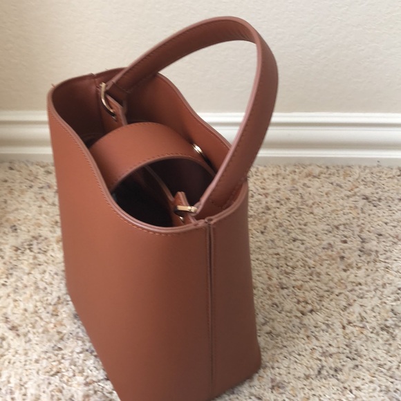 Forever 21 tan bucket bag - Picture 3 of 8